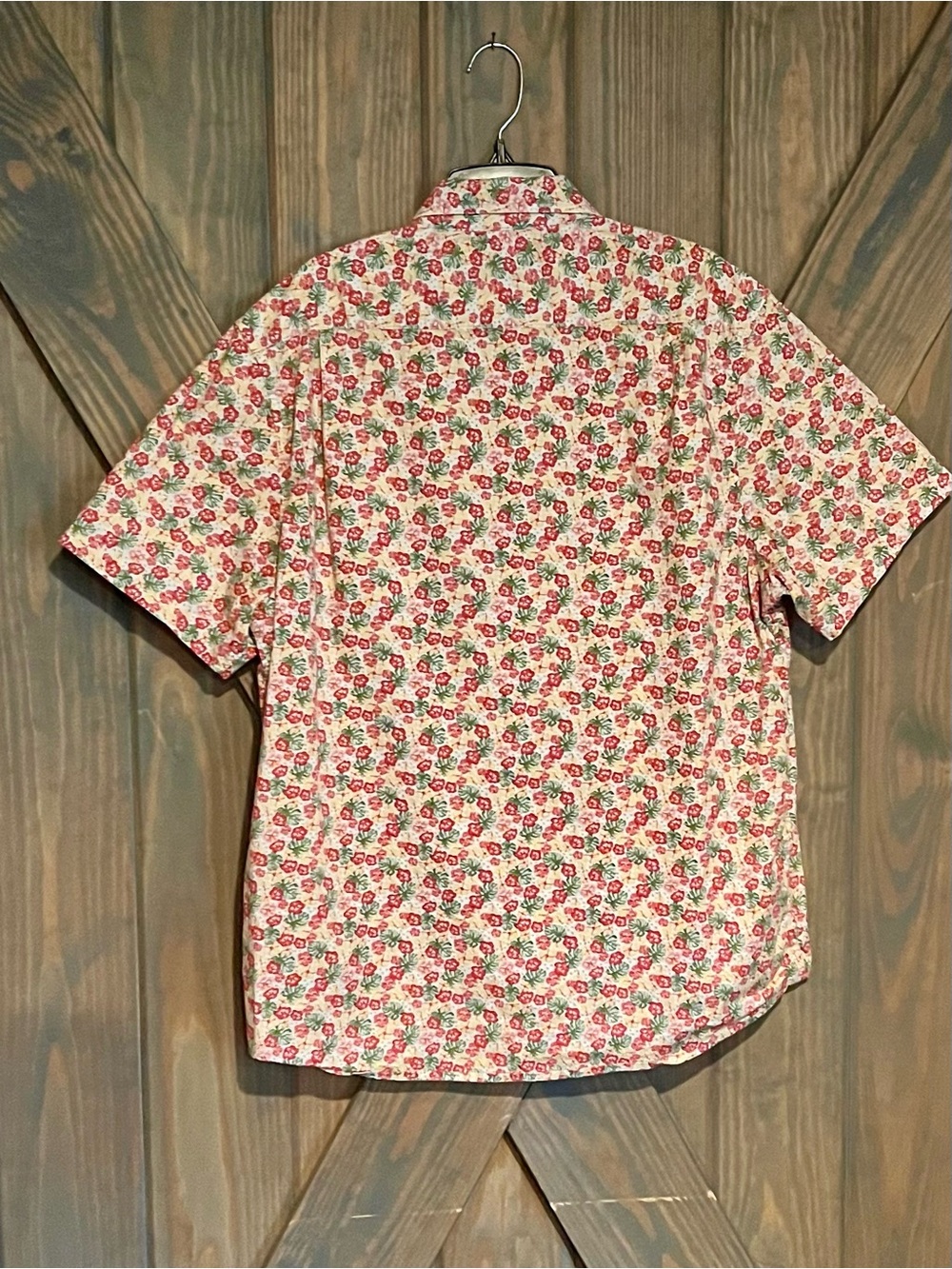 Tailor Vintage Pink & Green Floral Short-Sleeve Button-Down - Picture 2 of 3